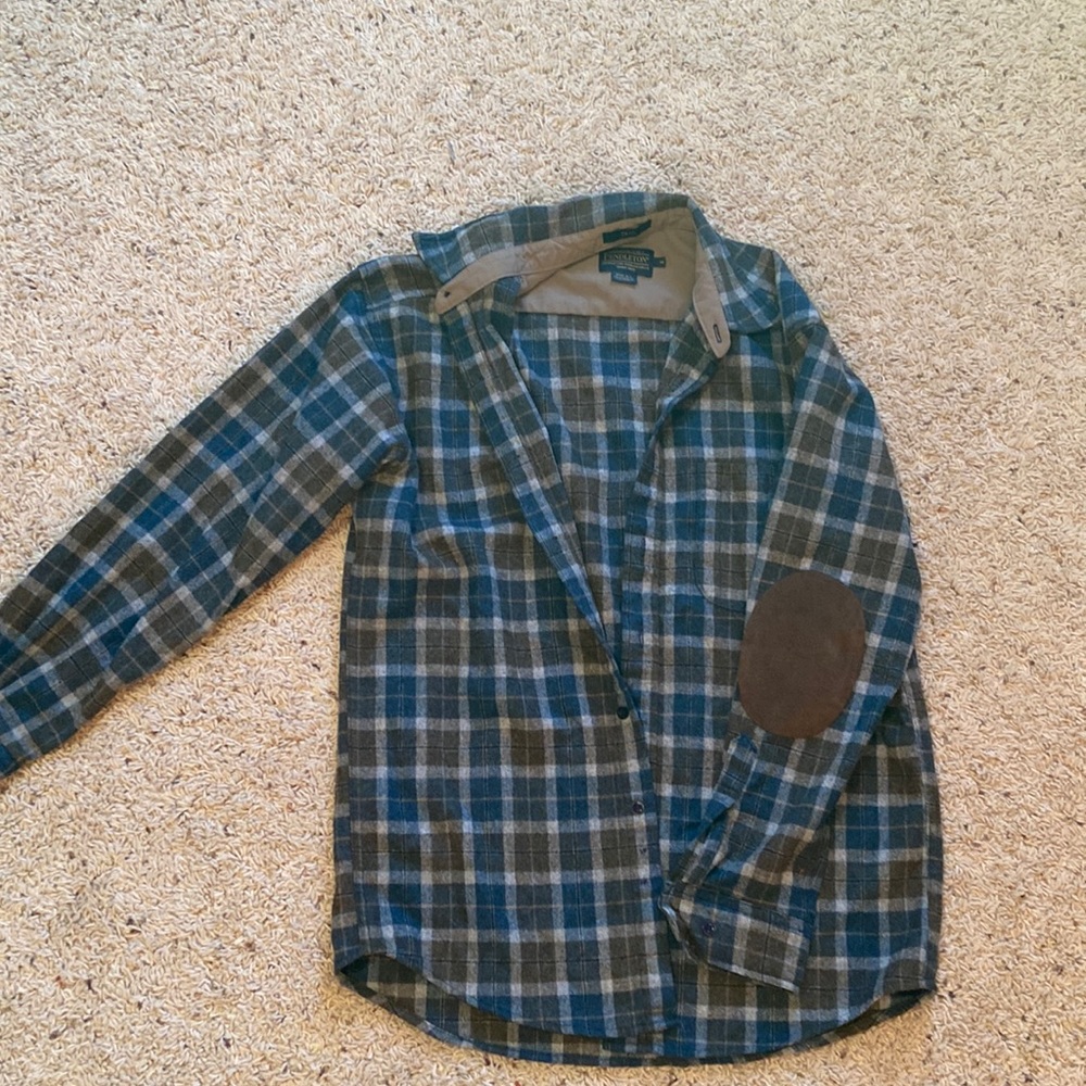 Mens flannel. Size medium